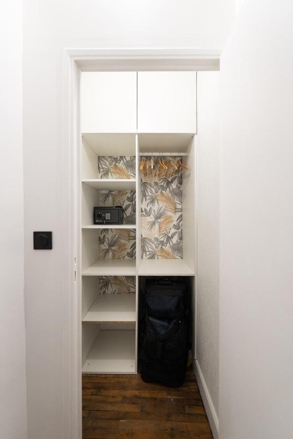 So Guest, Clou Dans Le Fer, Modern Near Cathedral * Reims